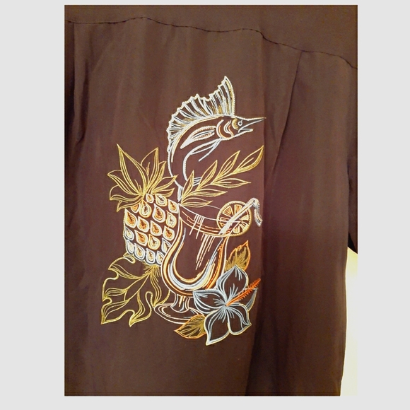 PRICE DROP!!  NEW - Weekender Tropictail Shirt (Men’s) - Picture 4 of 10